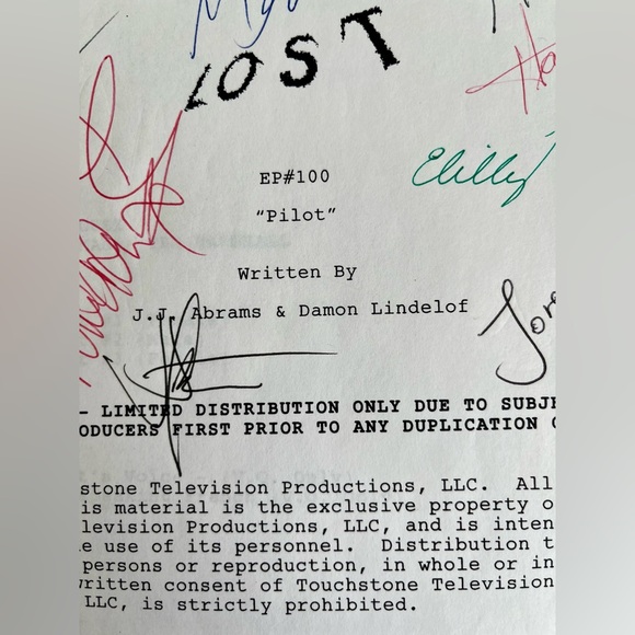 RARE! ABC’s “LOST” EP#100 AUTOGRAPHED pilot script - cast & crew incl JJ Abrams - Picture 2 of 6